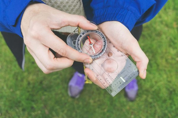 Comment préparer un itinéraire de camping pour découvrir les plages isolées en Nouvelle-Zélande?